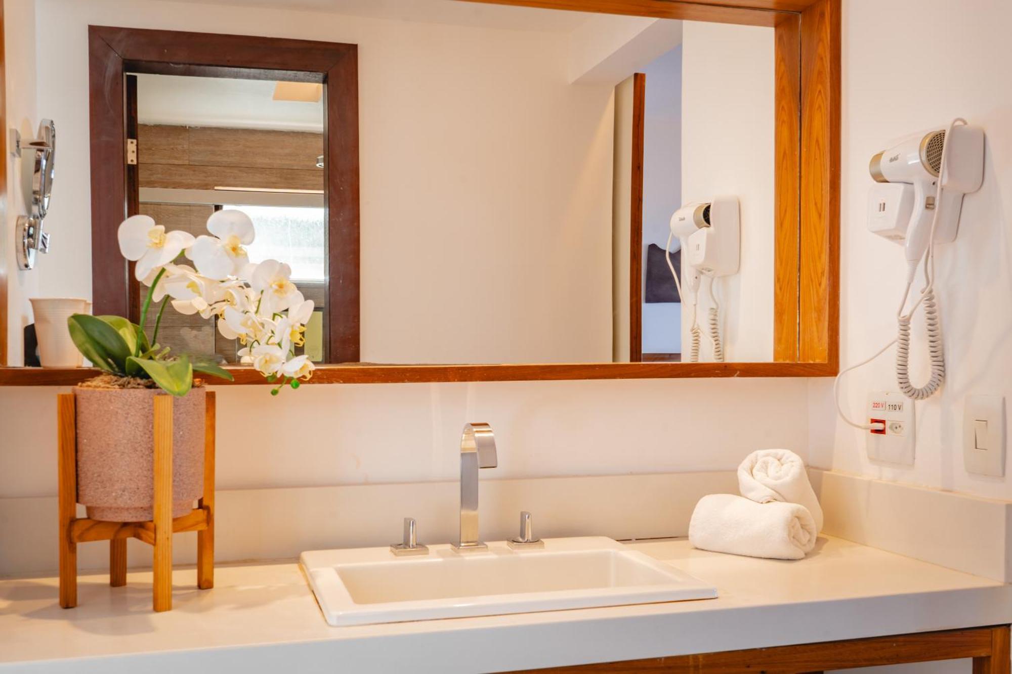 Habitación Doble con balcón y vistas al mar